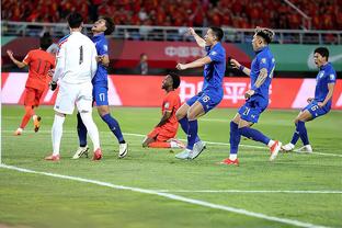 半场-U19国青暂0-0印尼 国青多次传中直接传出底线
